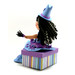 Fofucha Bruja azul sentada en caja