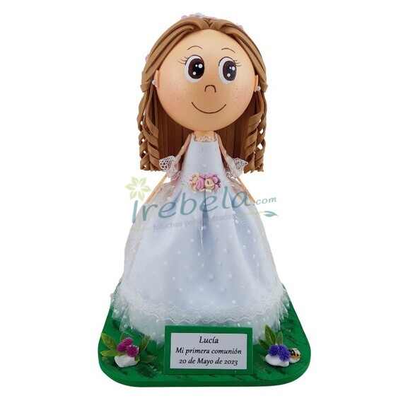 Fofucha de comuni�n ni�a con vestido de encaje, tul de lunares y corona de flores