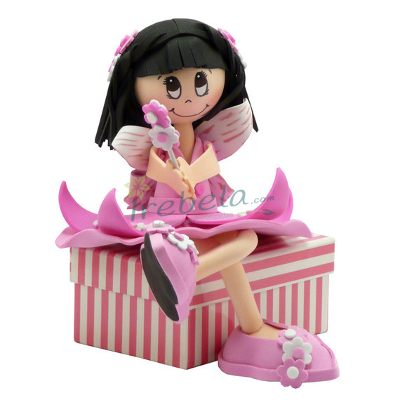 Fofucha Hada rosa sentada en caja