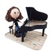 Fofucha pianista con piano de cola